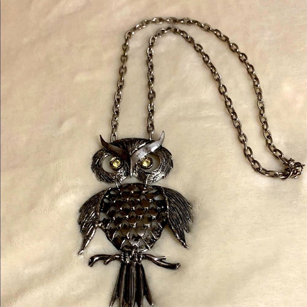 Vintage Silver Tone Articulated Owl Pendant Necklace